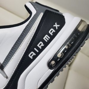 Nike Shoes - Nike Air Max running shoe Nike Shoes - Nike Air Max running shoe
